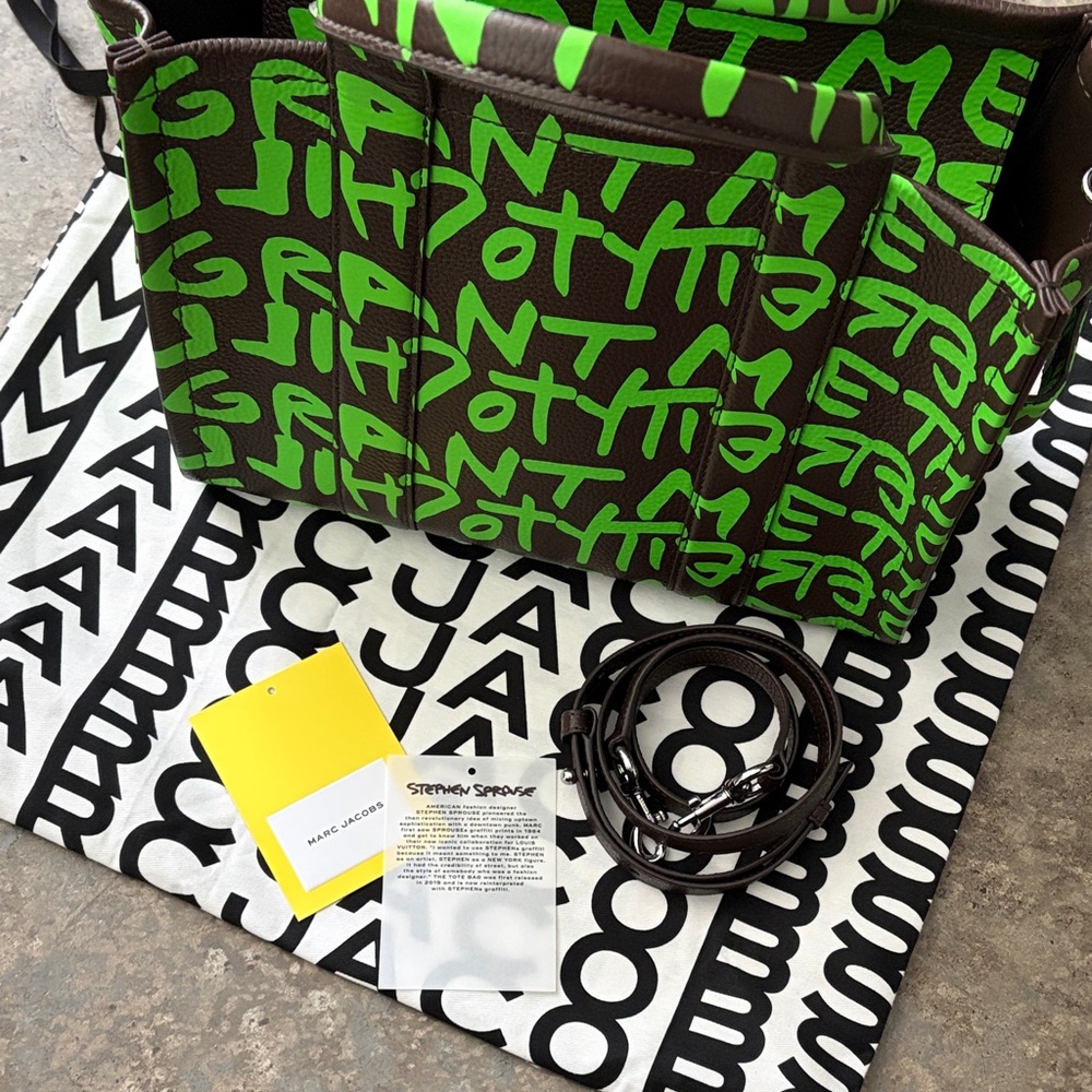 Marc Jacobs Stephen Sprouse Neon Green Graffiti Tote on Dark Brown - Picture 4 of 13